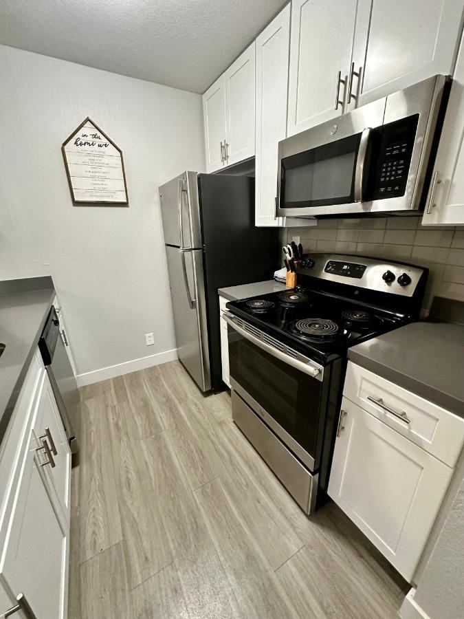 Entire Apartment + Parking ลอสแอนเจลิส ภายนอก รูปภาพ