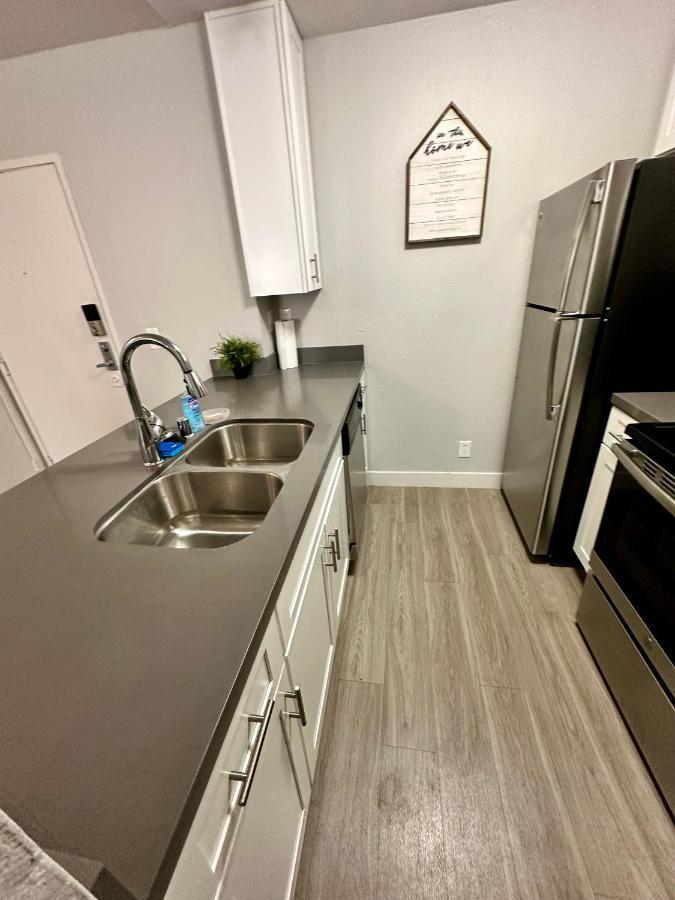 Entire Apartment + Parking ลอสแอนเจลิส ภายนอก รูปภาพ